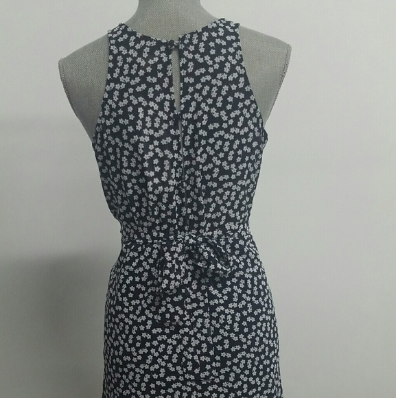 High neck sleeveless floral dress - Picture 5 of 8